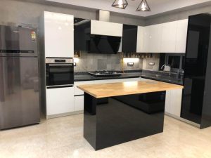 Open kitchen design with an island and pendant lighting