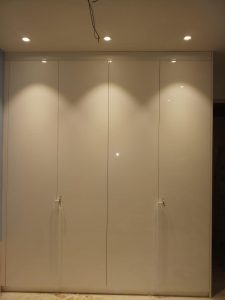 Modern wardrobe design with mirror panels
